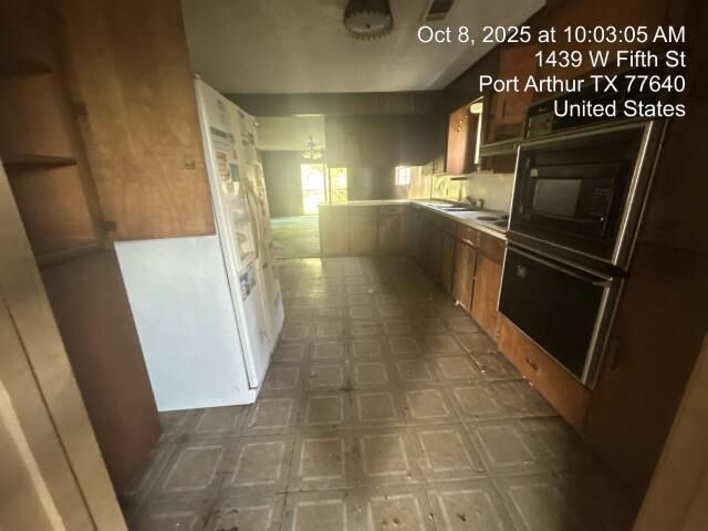 Property Photo: 1439 W 5th Street TX 77640