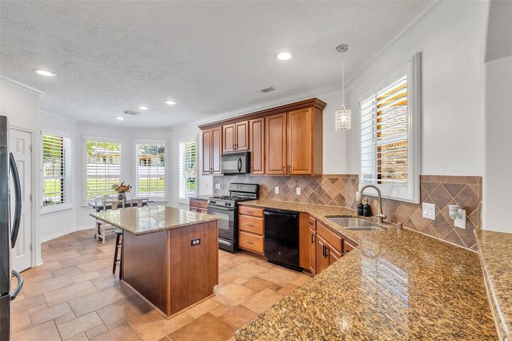 Property Photo: 91 Misty Harbor Drive TX 77356