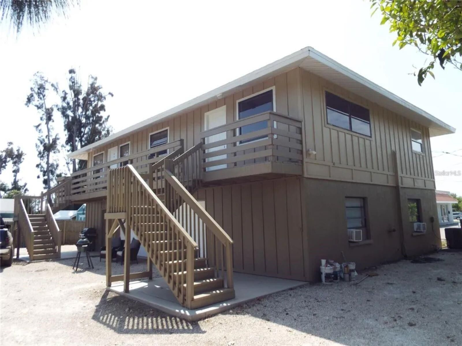 Property Photo:  177 W Cowles Street  FL 34223