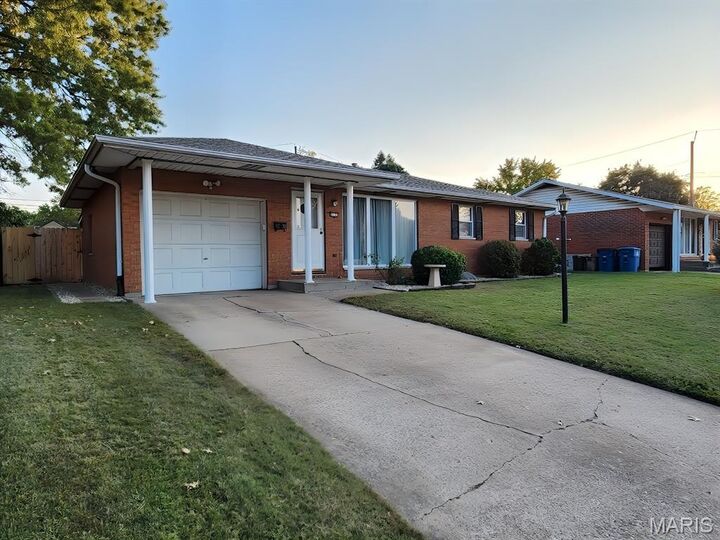 Property Photo: 3132 Harvard Place IL 62040