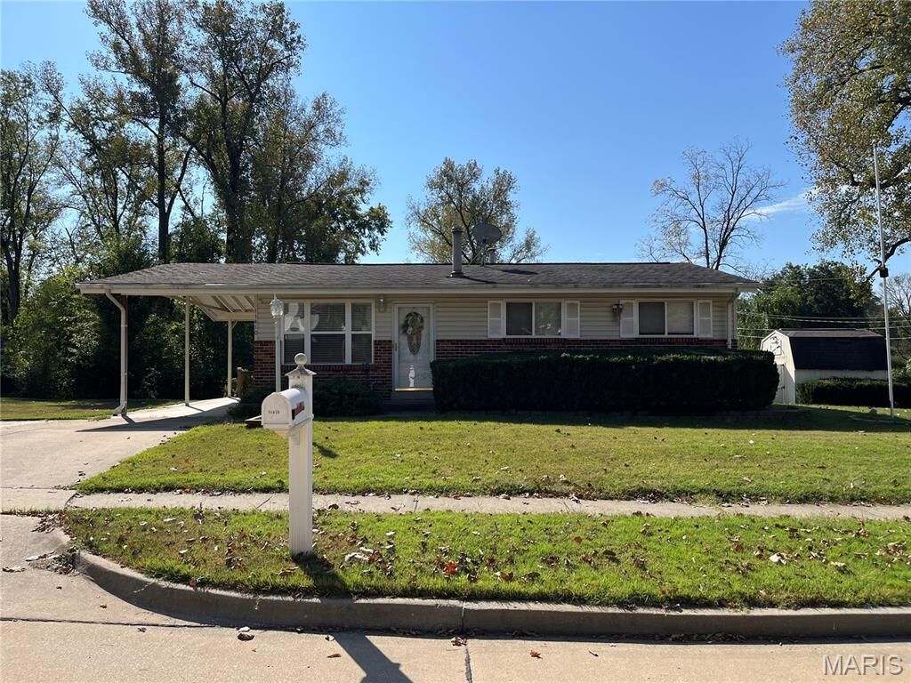 Property Photo: 11410 Essex Avenue MO 63043