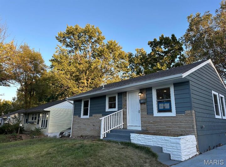 Property Photo: 448 Lancashire Road MO 63137