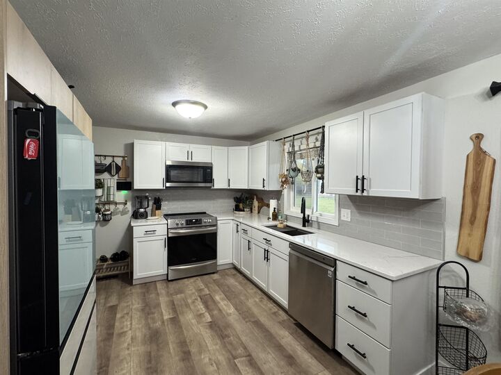 Property Photo: 1100 SW 18th Ave ND 58701