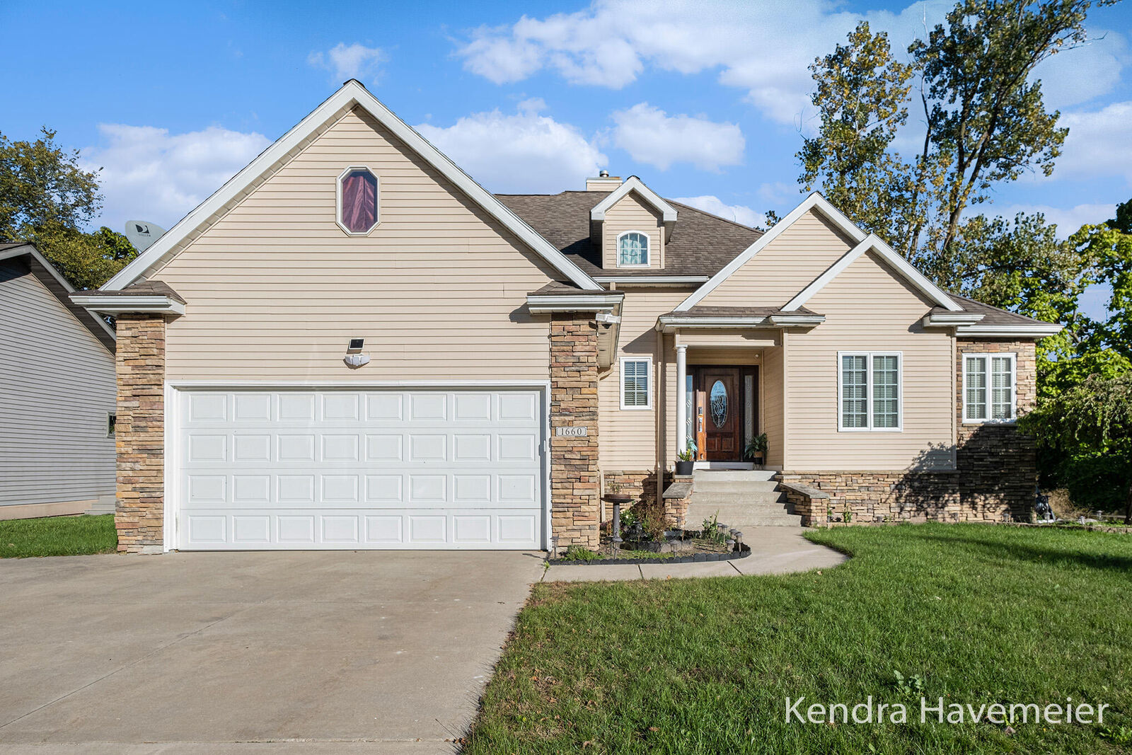 Property Photo:  1660 Oakleigh Road NW  MI 49504 