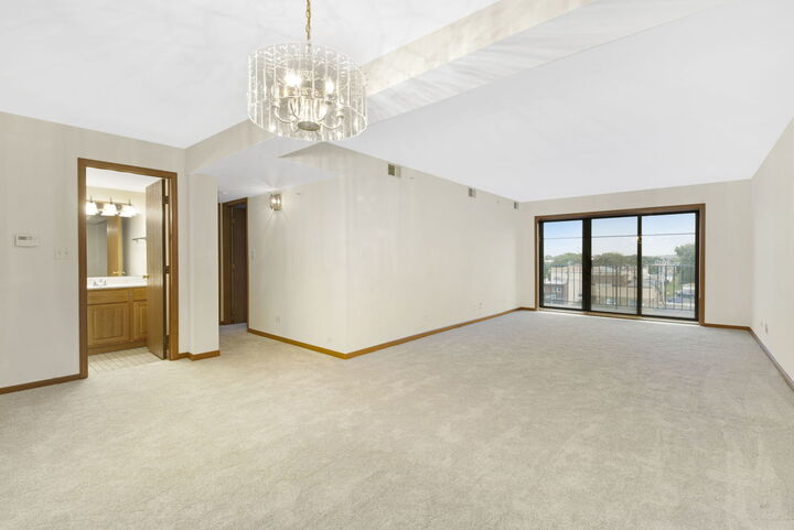 Property Photo: 9510 S Kolmar Avenue 406 IL 60453
