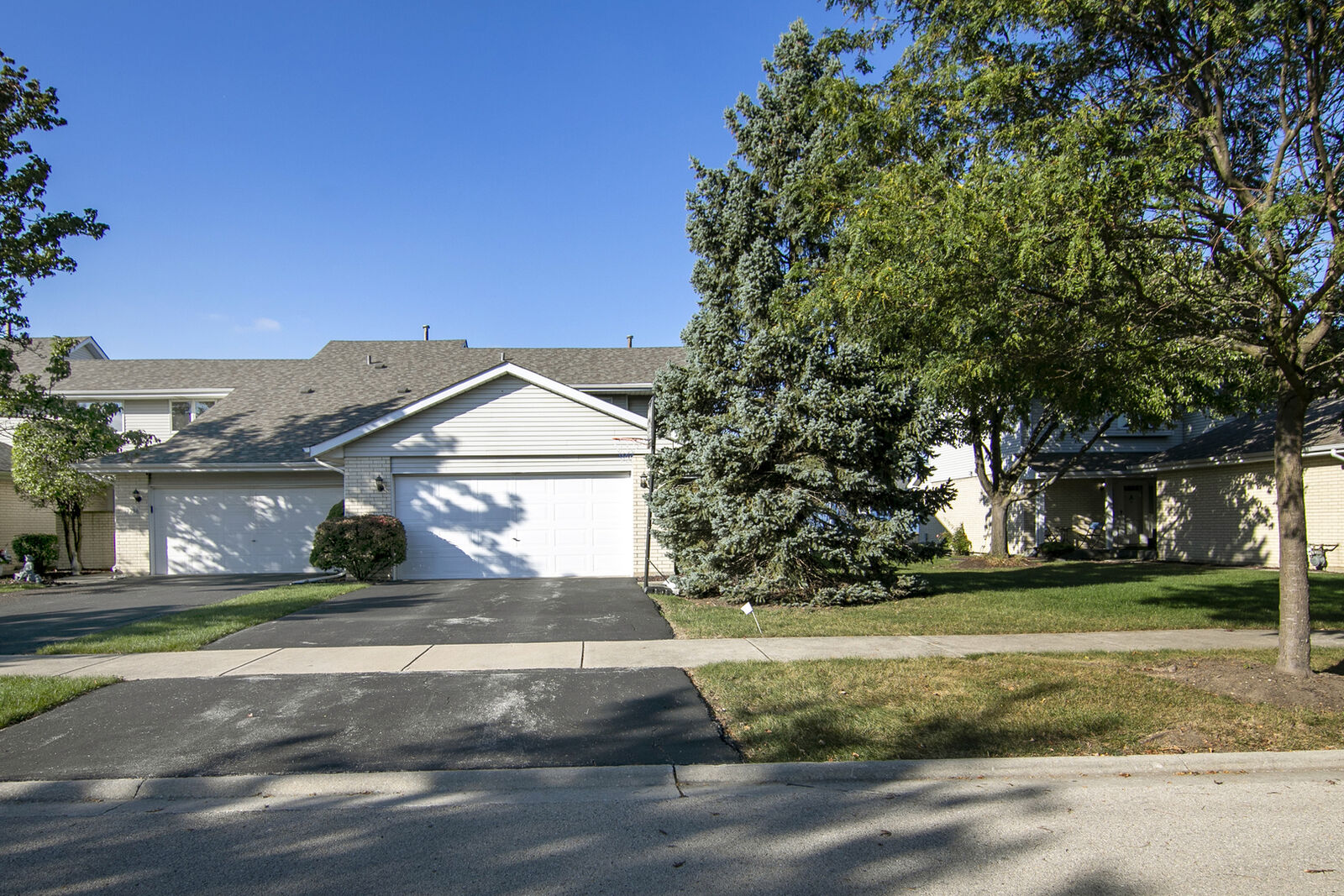 Property Photo: 7732 W 158th Court IL 60462