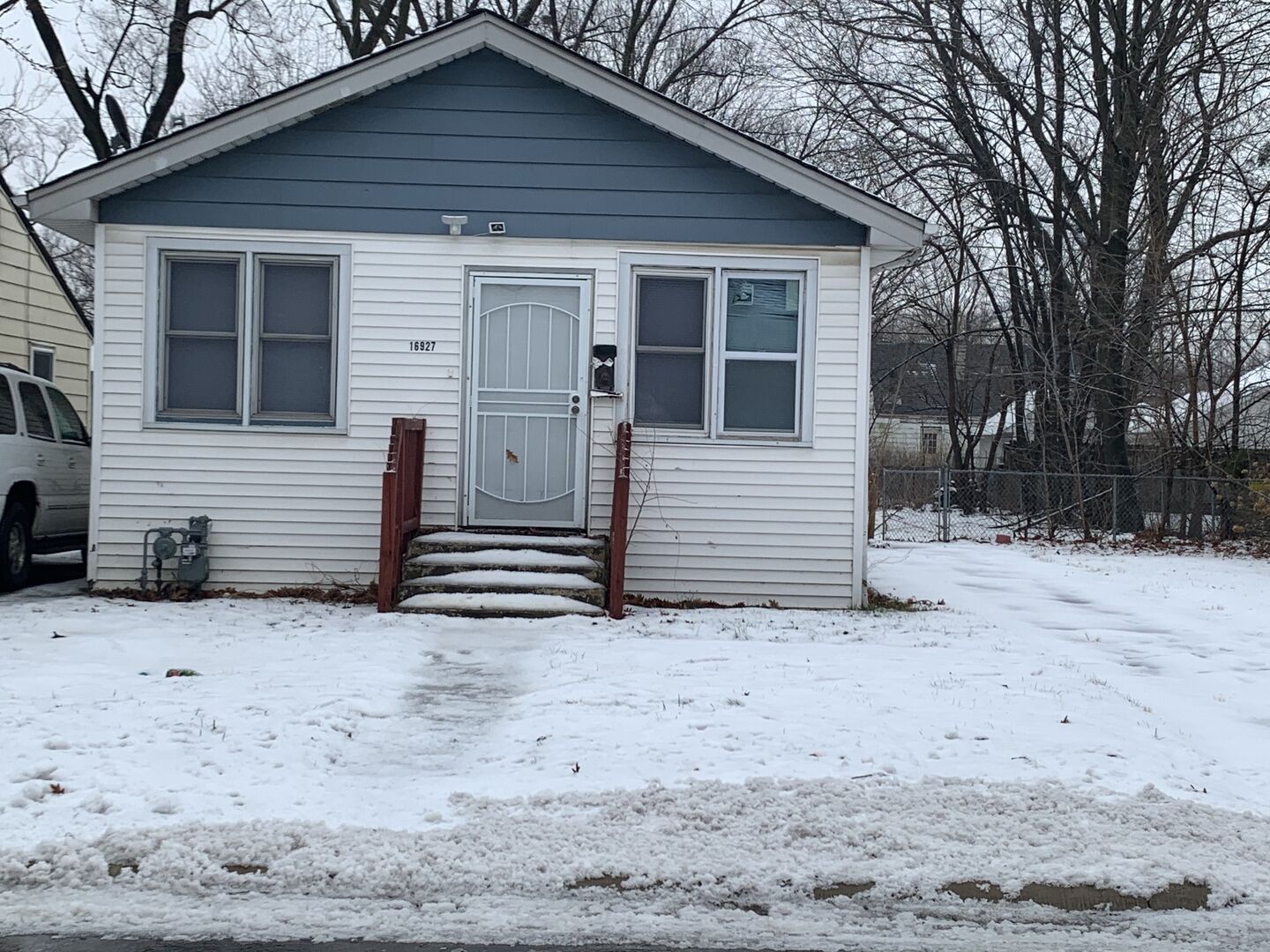Property Photo:  16927 Crane Avenue  IL 60429 