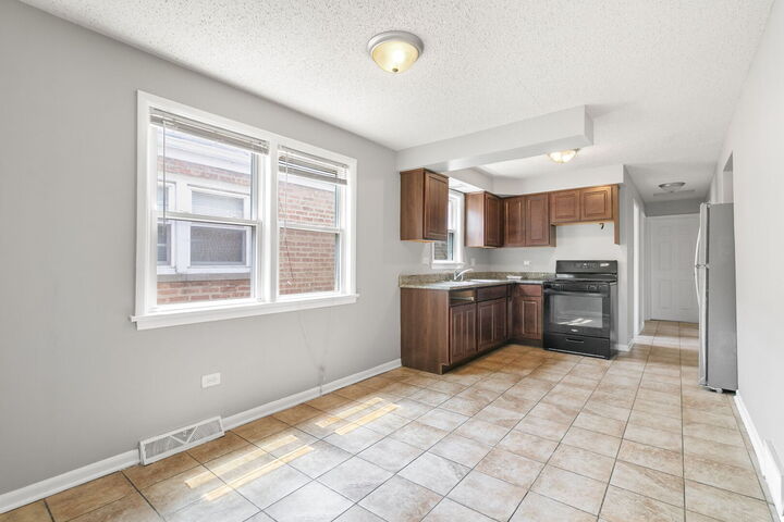 Property Photo: 7216 S Central Park Avenue IL 60629