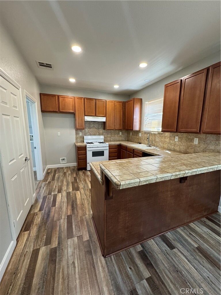 Property Photo:  44428 Elm Avenue  CA 93534 