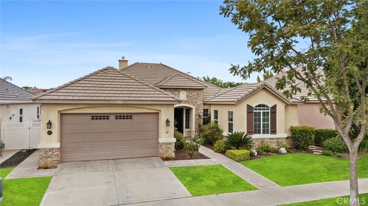 Property Photo:  307 Coachman Way  CA 93312 