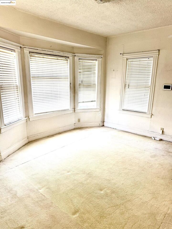 Property Photo:  2823 S La Salle Ave  CA 90018