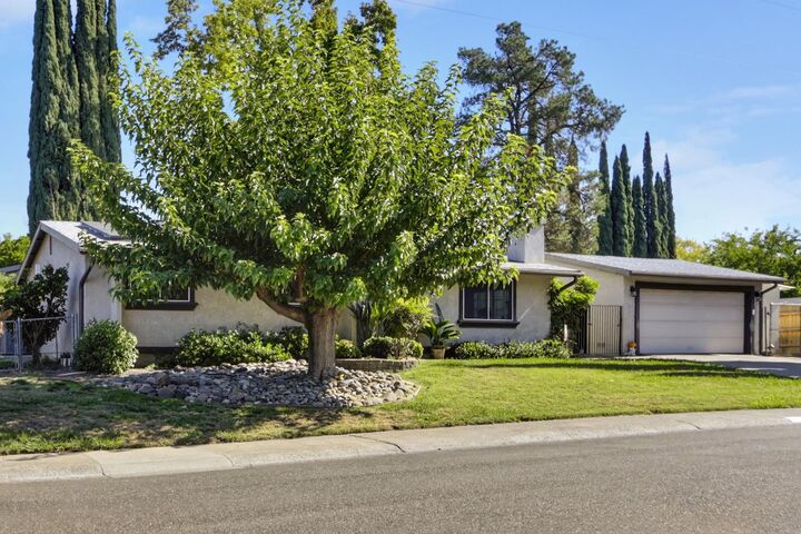 Property Photo:  5615 Casa Grande Avenue  CA 95677 