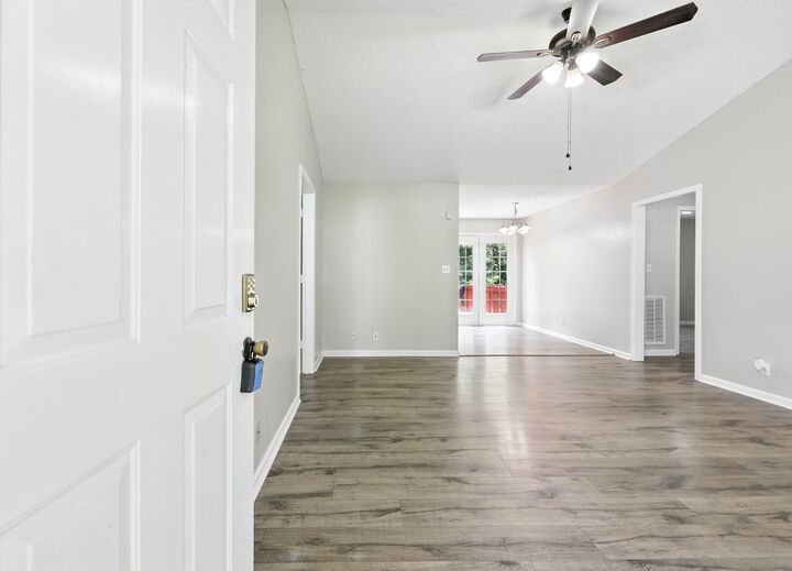 Property Photo:  354 Donna Dr  TN 37042 