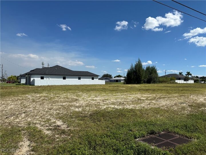 Property Photo:  2805 SW 7th Place  FL 33914 