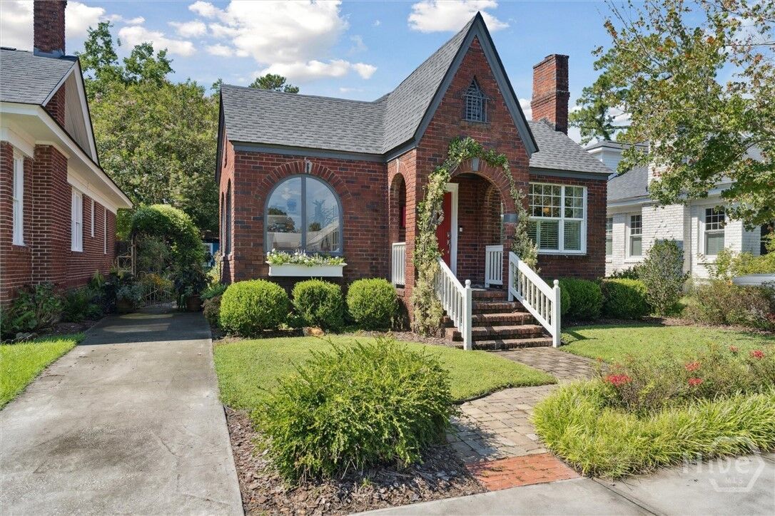 Property Photo: 529 E 51st Street GA 31405