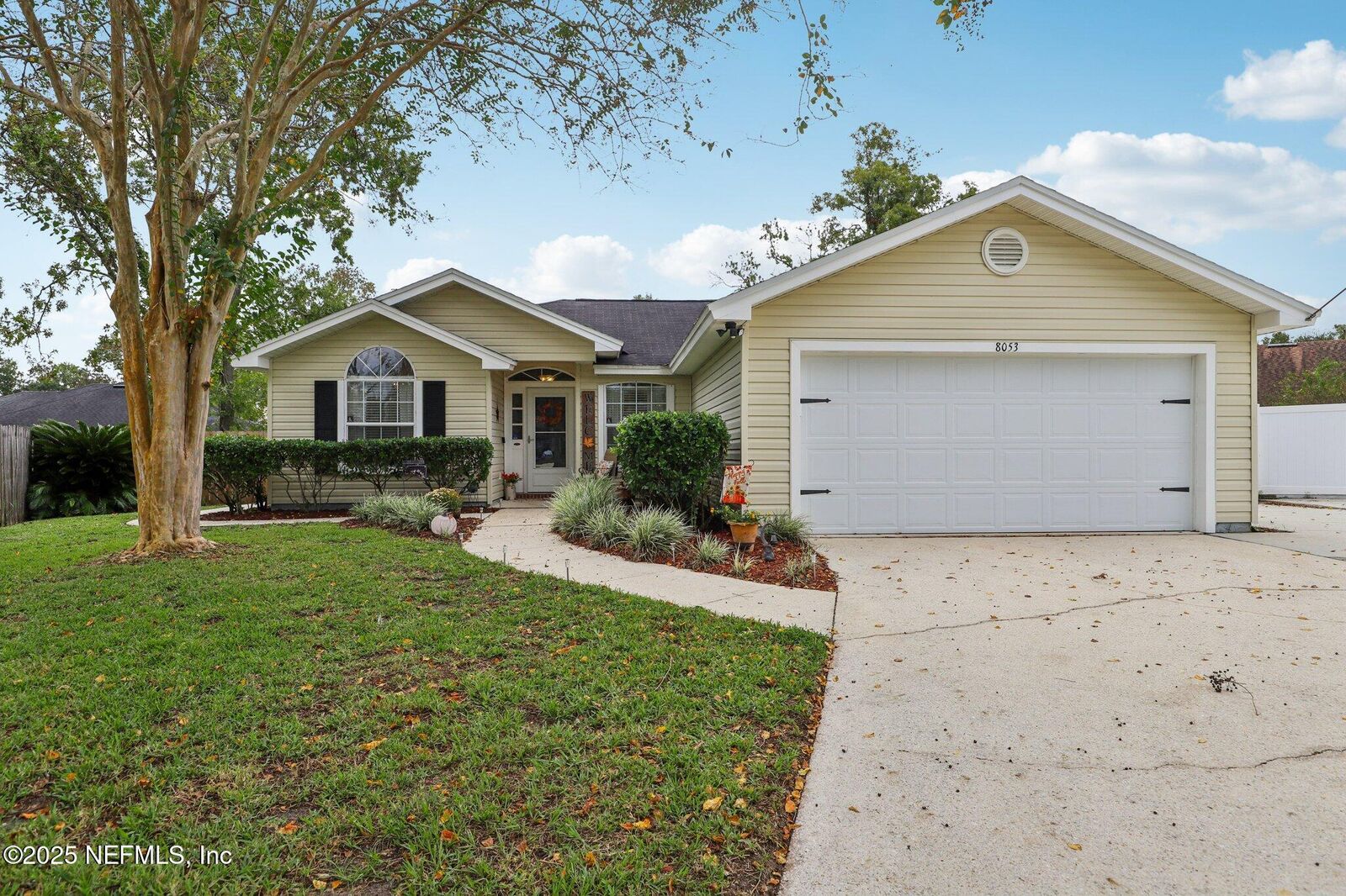 Property Photo: 8053 Queensferry Lane FL 32244