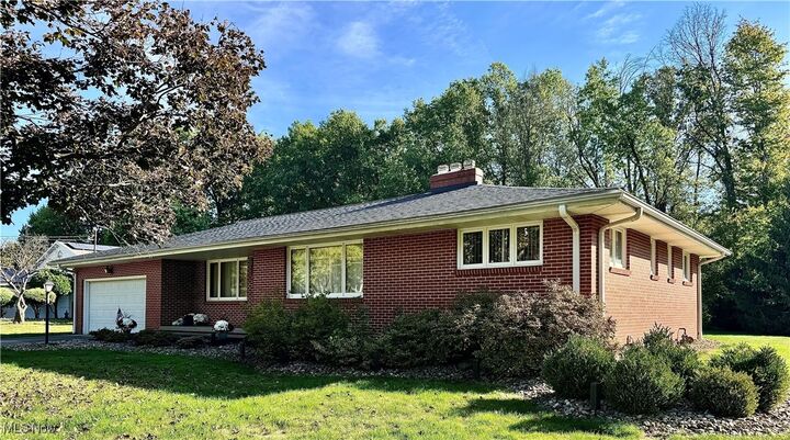 2140 Howland Wilson Road NE  Warren OH 44484 photo
