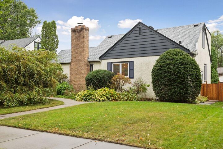 1846 Saunders Avenue  Saint Paul MN 55116 photo