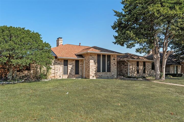 Property Photo: 1335 Meadow Ridge TX 75137