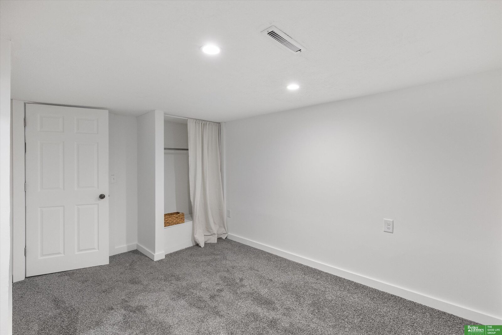 Property Photo: 4113 Bartmann Drive NE 68147