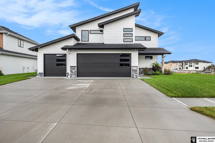 Property Photo:  28569 Jessie Circle  NE 68064