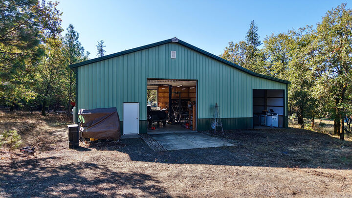 Property Photo: 171 River Heights Road OR 97541