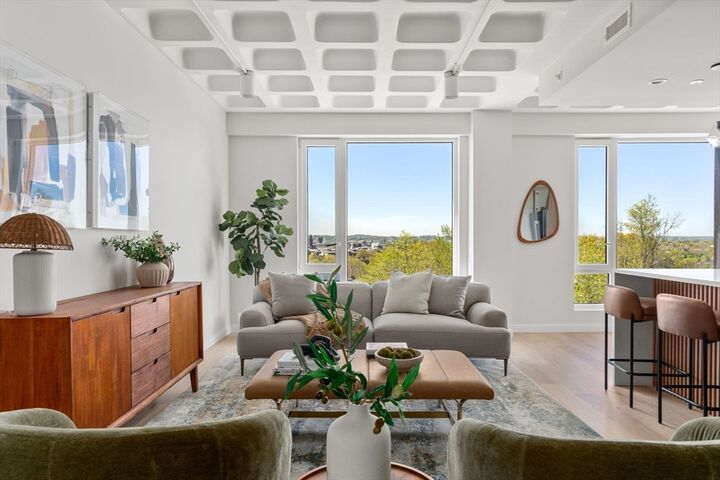 Property Photo: 125 Lowell Street 402 MA 02143
