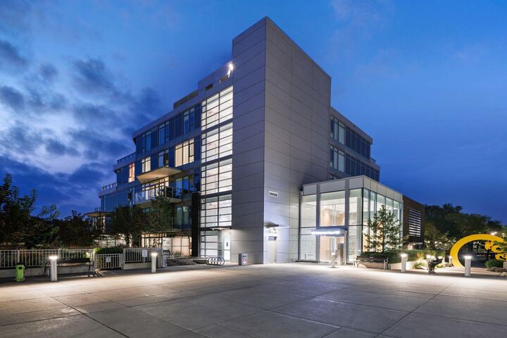 128 Waterfront Court SW 104  Calgary AB T2P 1K9 photo