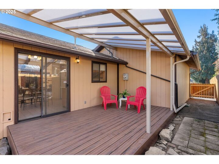 Property Photo: 156 NE Columbia St WA 98672