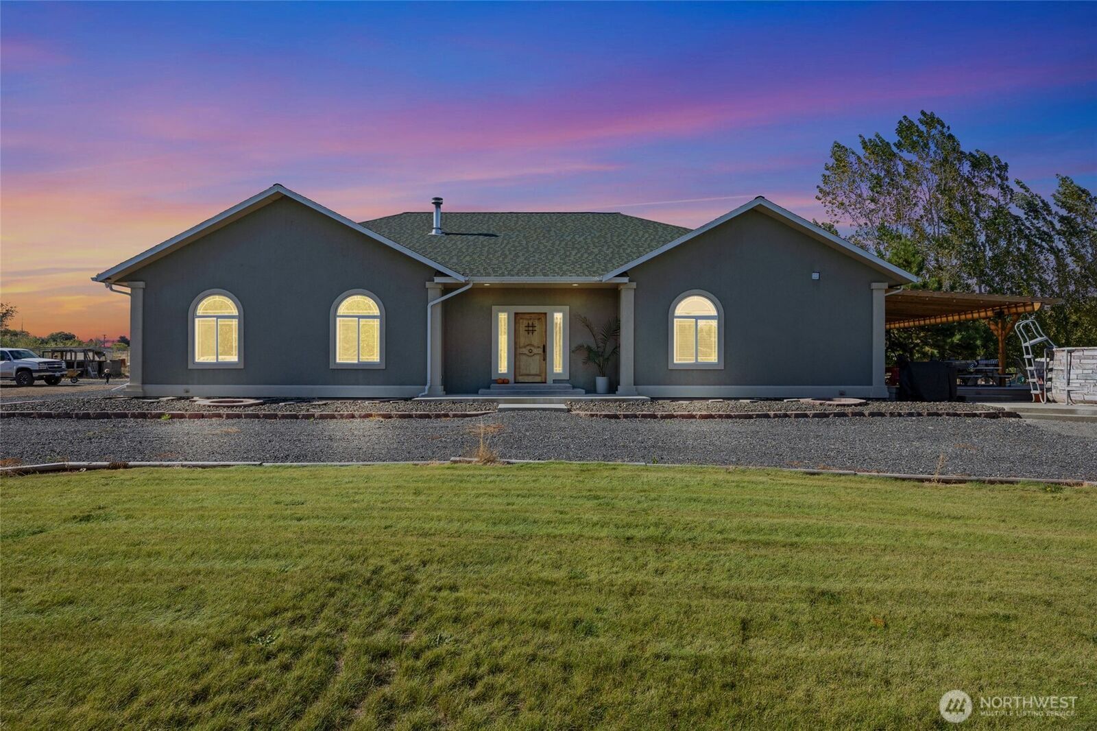 Property Photo:  471  Road 18.8 NE  WA 98851 