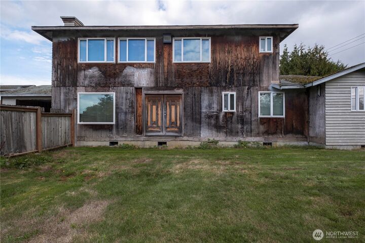 Property Photo: 2306 S 128th Street WA 98168