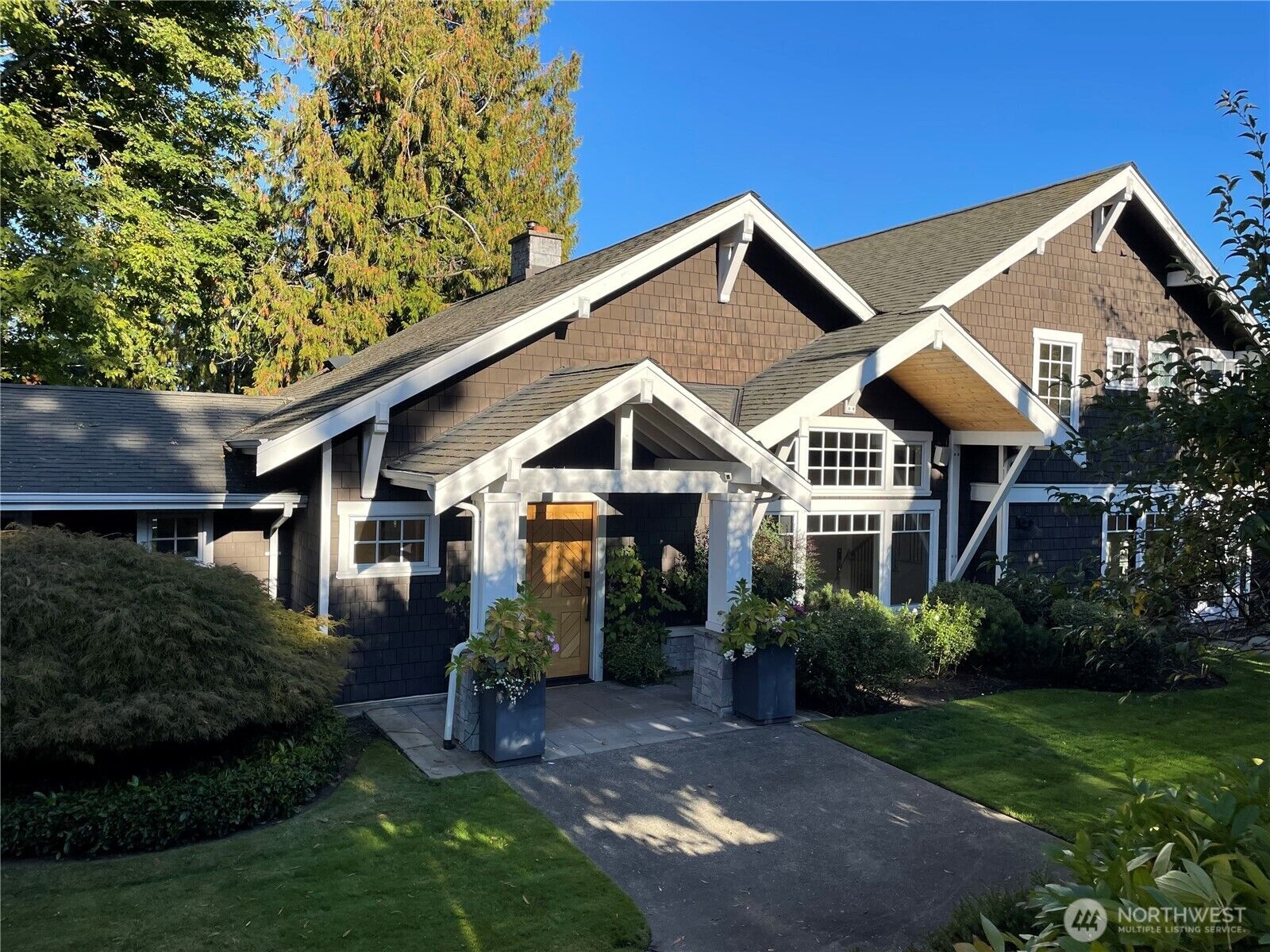 Property Photo:  1848  72nd Avenue SE  WA 98040 