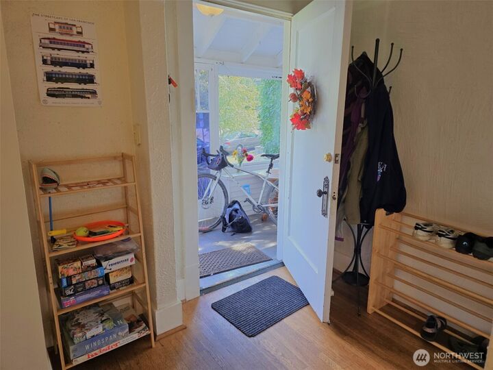 Property Photo: 5619 16th Avenue NE WA 98105