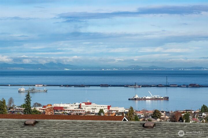 Property Photo:  1345 E Lauridsen Boulevard  WA 98362 