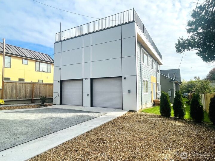 6709  Aurora Avenue N  Seattle WA 98103 photo