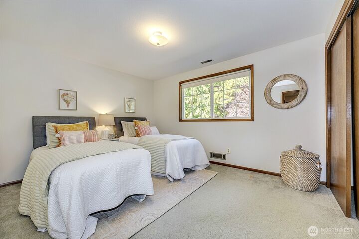Property Photo: 19904 Maplewood Drive WA 98026