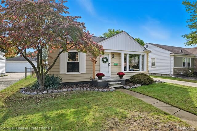 Property Photo:  31255 Marquette Street  MI 48135 