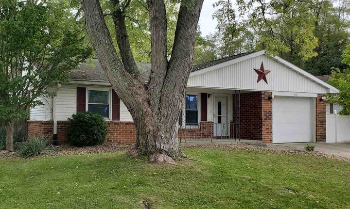 Property Photo:  1061 SW 5th Street  IN 47374