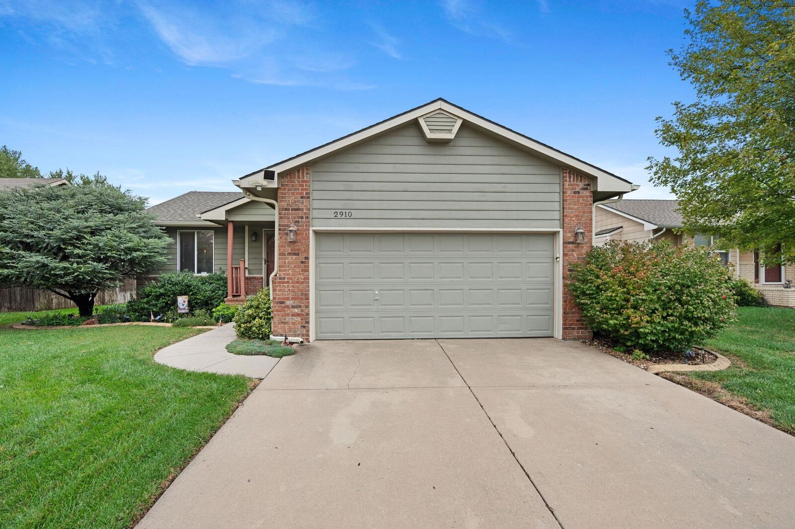 Property Photo: 2910 E Kite St KS 67219