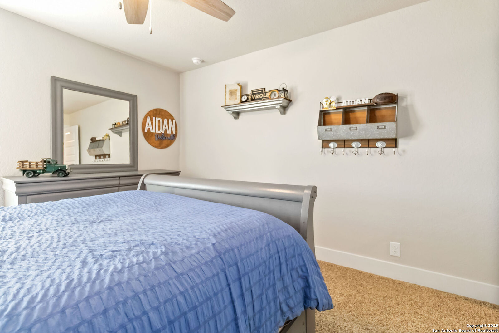 Property Photo: 5702 Pin Point TX 78266