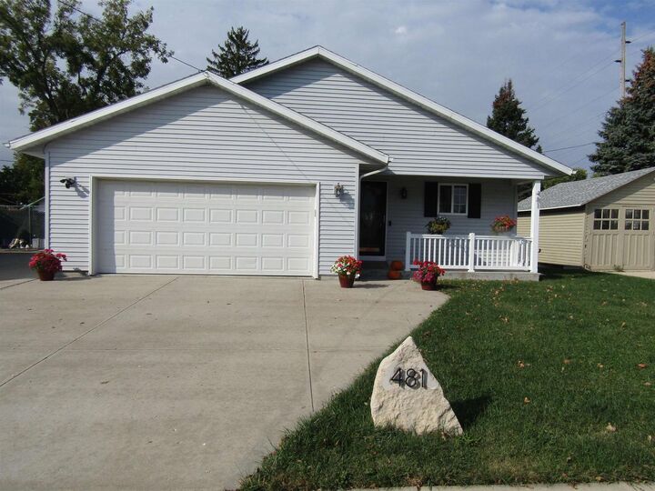 Property Photo:  481 North Pearl Street  WI 53548 