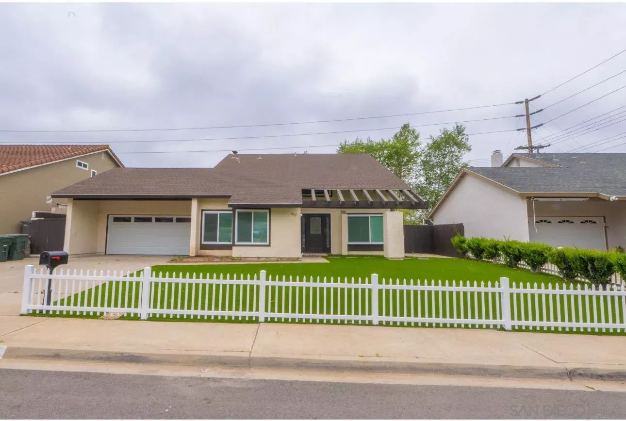 Property Photo:  3802 Avenida Johanna  CA 91941 