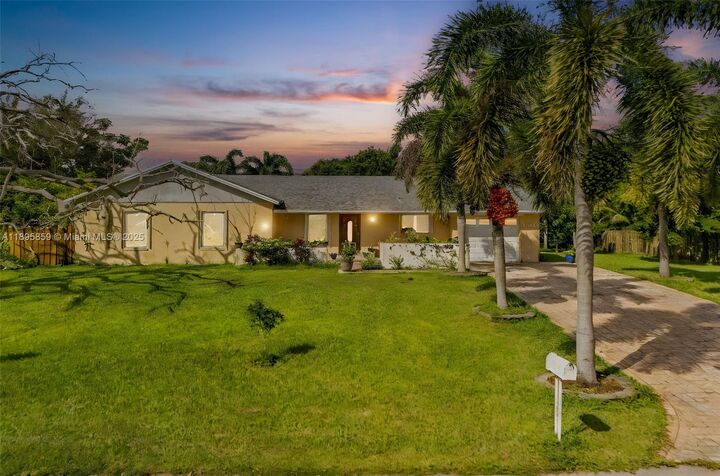 Property Photo: 18102 SW 88th Pl FL 33157
