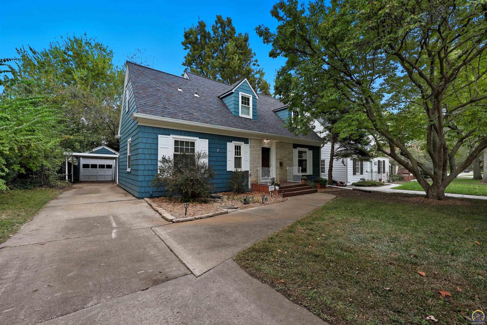 Property Photo: 3414 SW Avalon Ln KS 66604