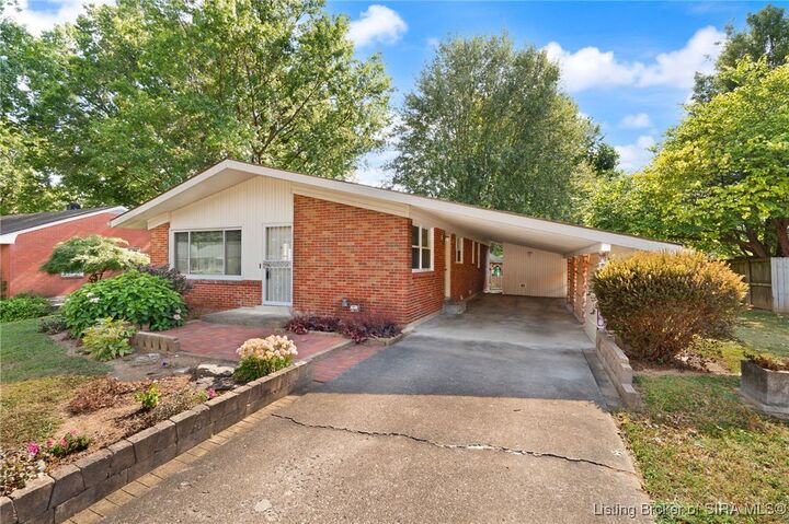 Property Photo:  1533 Cliftwood Drive  IN 47129 