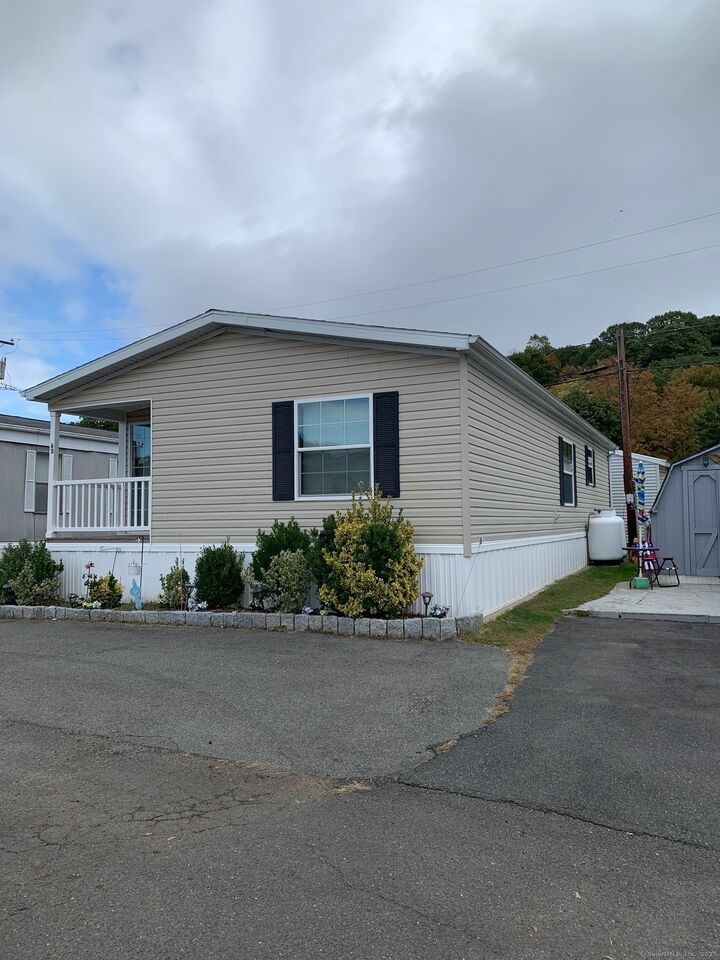 Property Photo: 1012 Old Colony Road Lot 63 CT 06451