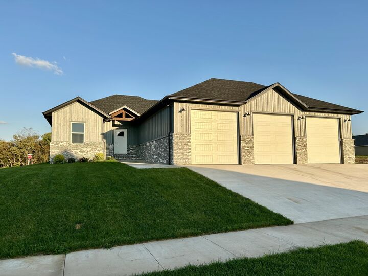 1460 N Carter Way  Republic MO 65738 photo