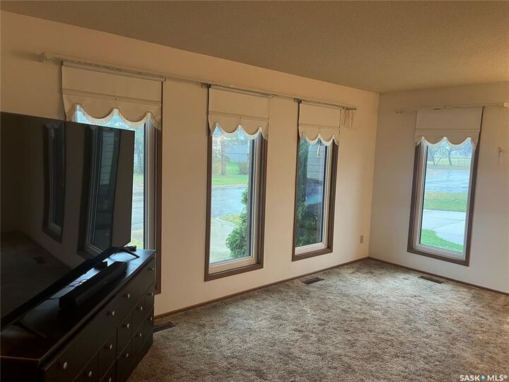 Property Photo: 408 5th Street W SK S0A 4T0