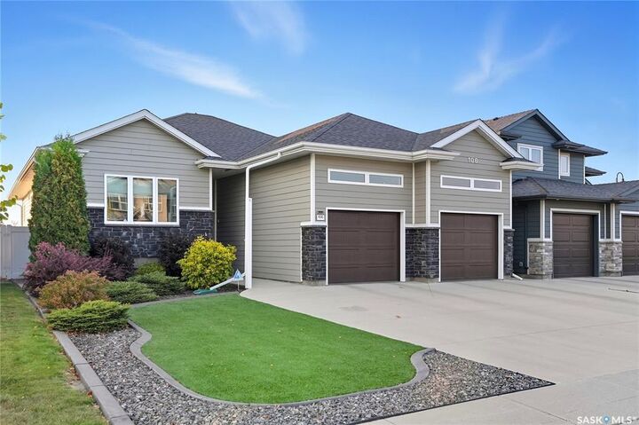 Property Photo: 106 Pringle Crescent SK S7T 0S3