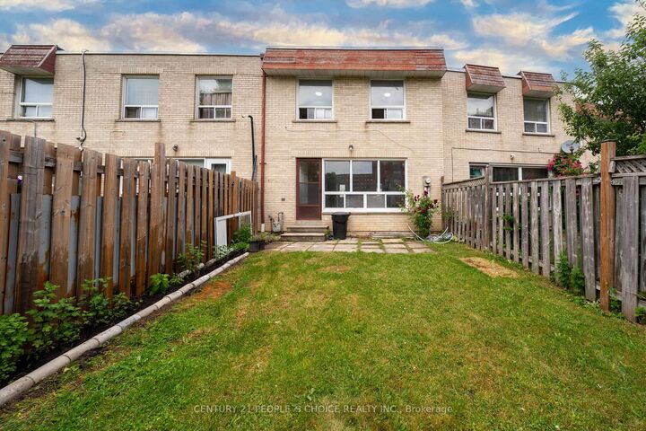 Property Photo: 7440 Goreway Drive 28 ON L4T 2V2